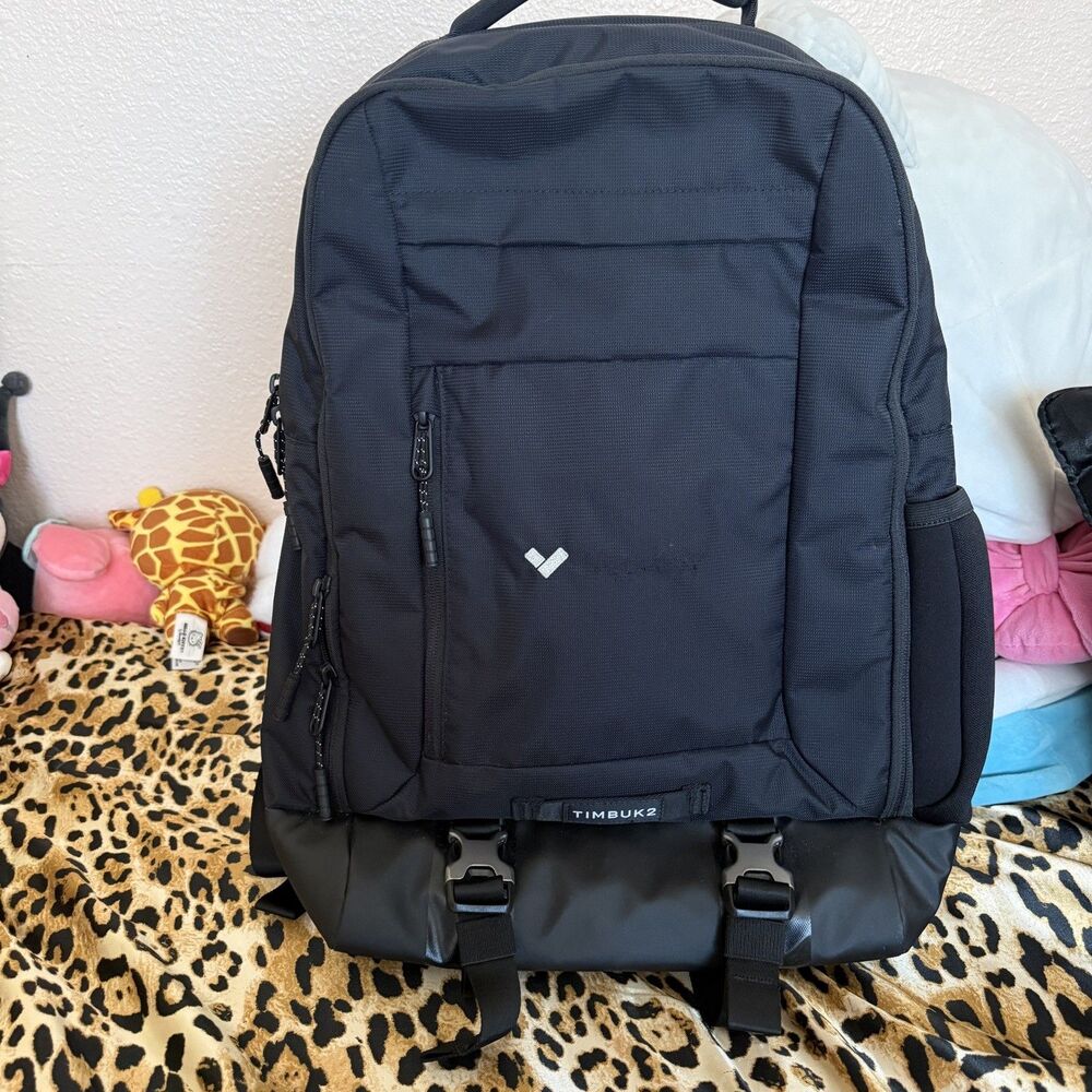 Timbuk2 The Authority Pack DLX  17″ Black/Deluxe Work Travel Laptop Backpack EUC